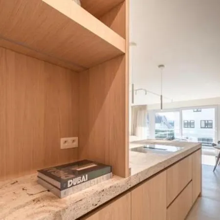 Luxueus Afgewerkt Appartement Op Steenworp Van De Zee Met Zonnig Terras En Dubbele Staanplaats Knokke-Heist Exterior photo