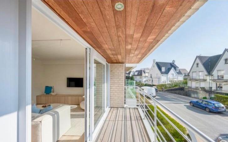 Luxueus Afgewerkt Op Steenworp De Zee Met Zonnig Terras En Dubbele Staanplaats Knokke-Heist